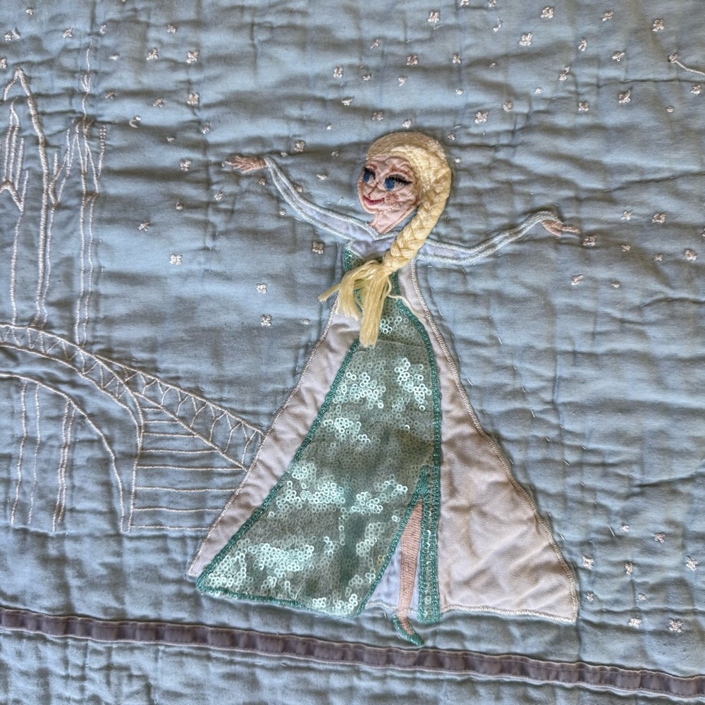 Pottery Barn Disney Frozen Blue Toddler Quilt Anna Elsa 35"x50". - Picture 2 of 9